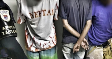 Guarda flagra três jovens no tráfico Guarda flagra três jovens no tráfico