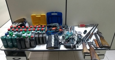 Guarda apreende armas ao fazer buscas Guarda apreende armas ao fazer buscas