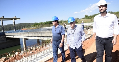 Obras no vertedouro garantem mais 1 bilhão de litros de água para Jundiaí Obras no vertedouro garantem mais 1 bilhão de litros de água para Jundiaí