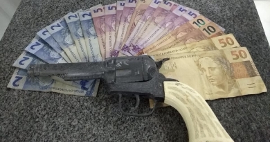 PM prende dupla por roubo no Caxambu PM prende dupla por roubo no Caxambu