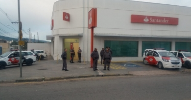 Quadrilha tenta assalto a agência bancária Quadrilha tenta assalto a agência bancária