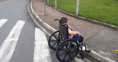Leitor reclama de falta de acessibilidade Leitor reclama de falta de acessibilidade