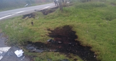 Jovem sofre queimaduras após explosão de moto Jovem sofre queimaduras após explosão de moto