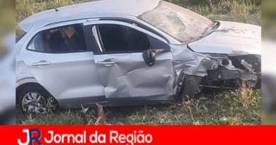 Carro capota na Alameda CESP Carro capota na Alameda CESP